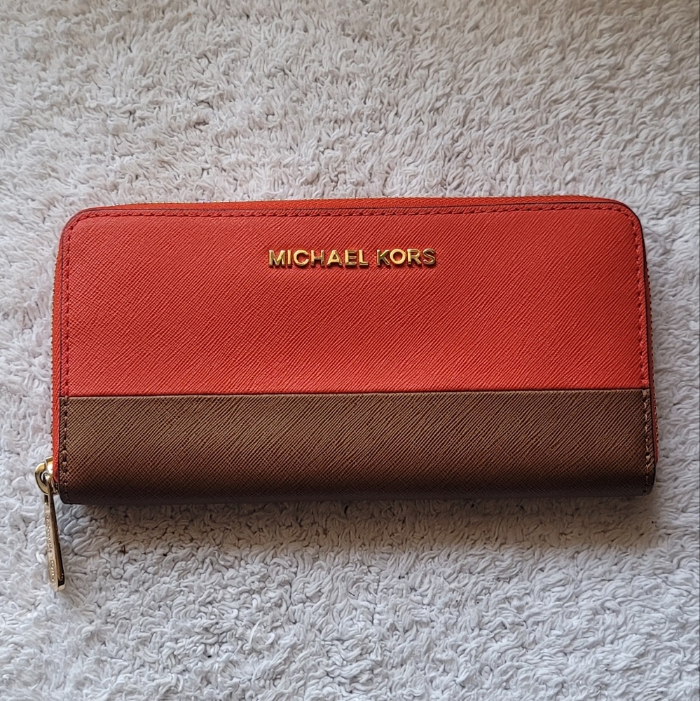 Michael Kors Jet Set Travel Wallet